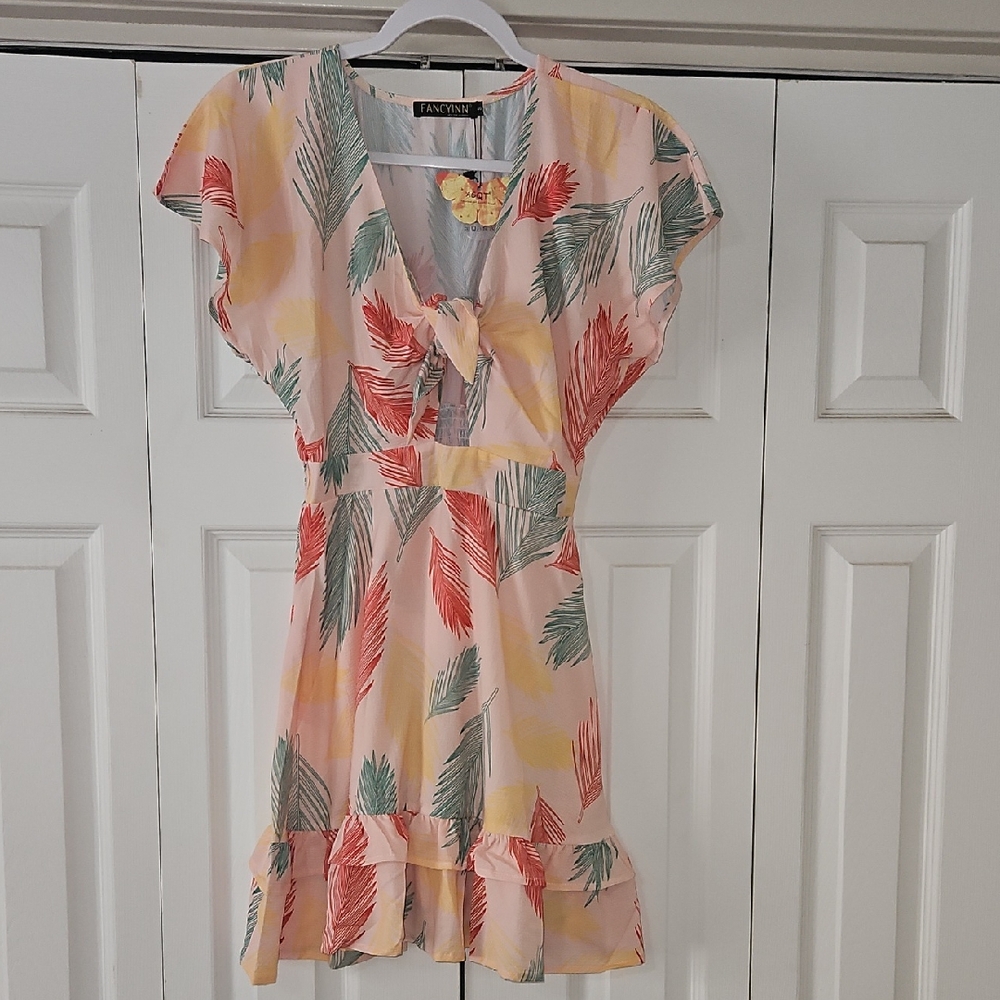 NWT Tropical Leaf Print Dress